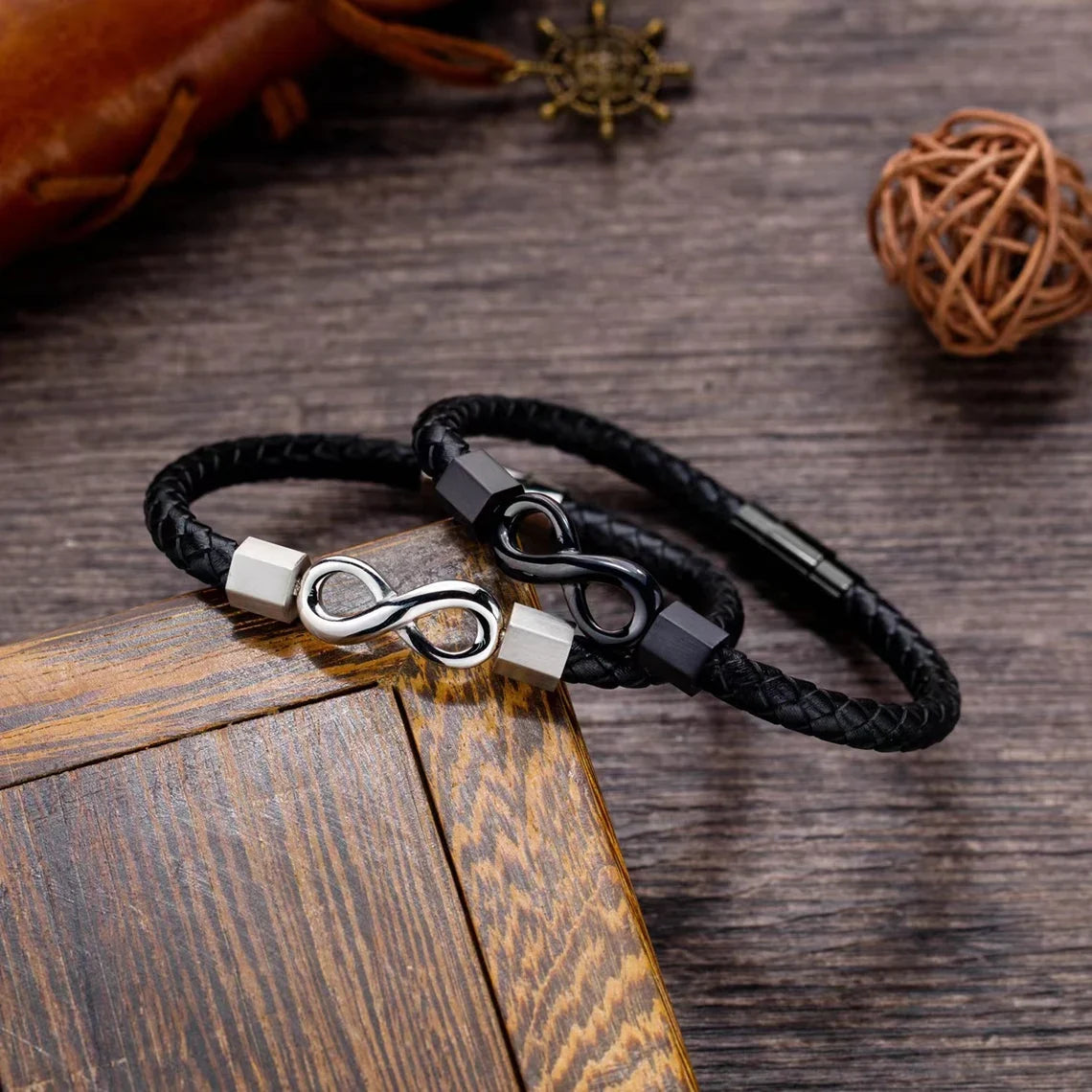 Mon Infini™ - Bracelet infini en cuir personnalisé