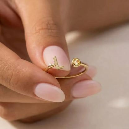 Précieuse™ - Bague initiale avec pierre de naissance
