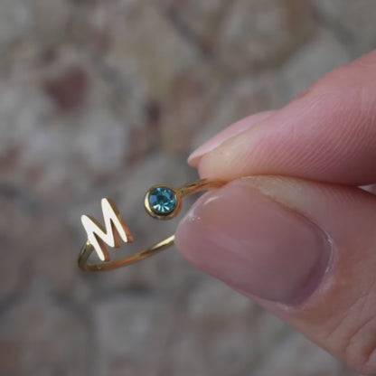 Précieuse™ - Bague initiale avec pierre de naissance